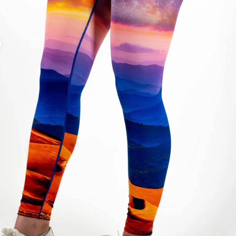 Colorado Threads XL Yoga Leggings Great Sand Dunes NWOT made with recycled mater